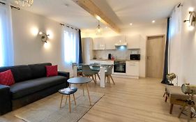 Charming Home - City Center Cosy Apartments